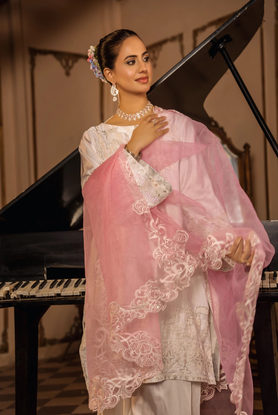 Blush Ivory Etoile